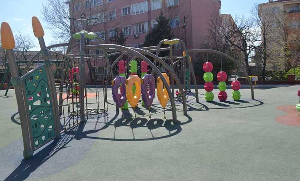 Gazetemiz Gündeme Getirdi, Parkın Zemini Yapıldı