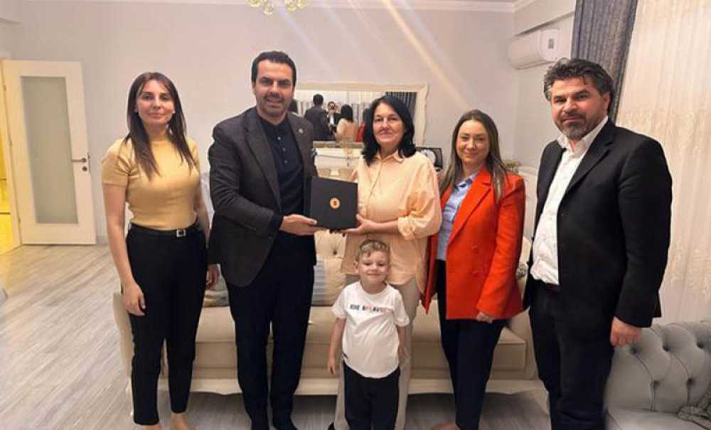Ak Parti Şehit Acar'ın Ailesini Ziyaret Etti