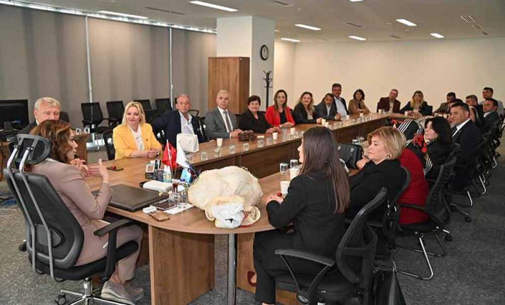 Çorlulu Muhtarlar Başkan Yüceer'i Ziyaret Etti