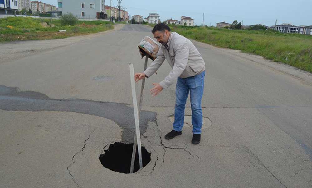 Yolda 1 Metrelik Çukur Oluştu