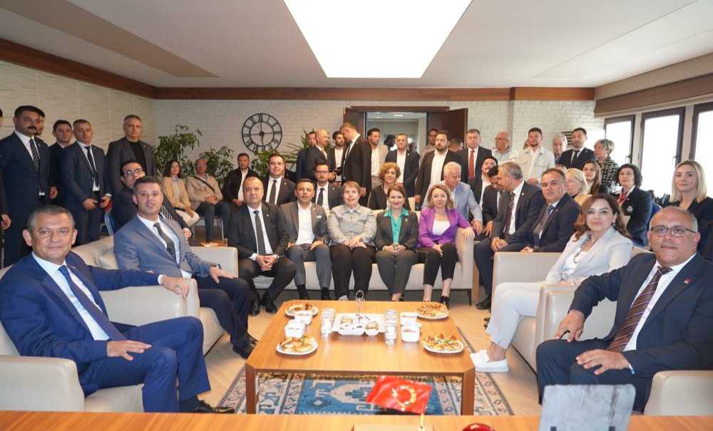 Chp Lideri Özel Ziyaretlerde Bulundu