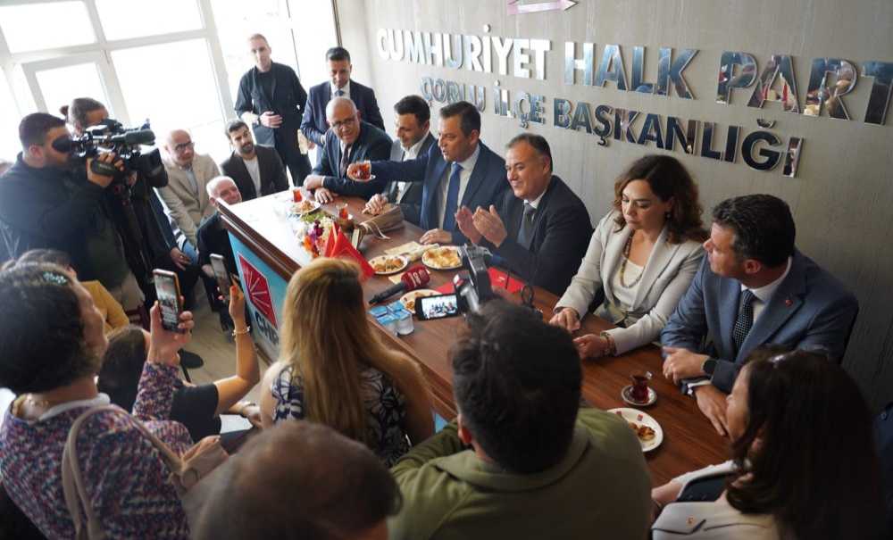 Chp Lideri Özel Ziyaretlerde Bulundu