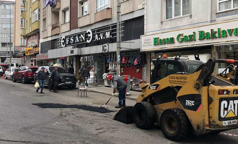 Çorlu Belediyesi'nden Çukurlara Önlem
