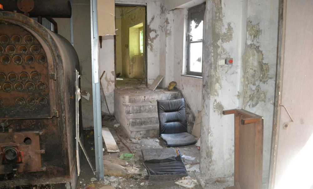 Proje Fes Edi̇li̇nce Bi̇na Yi̇ne Atil Kaldi