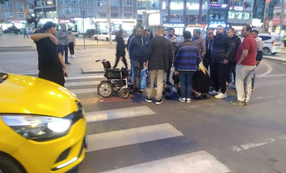Engelli Vatandaşa Yaya Geçidinde Araba Çarptı