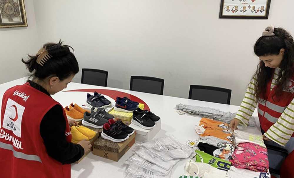 Kızılay Çocuklara Karne Hediyesi Hazırlıyor