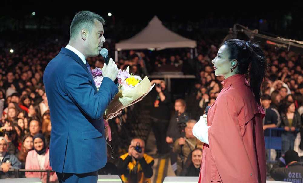 19 Mayıs Coşkusu Gece Boyunca Sürdü