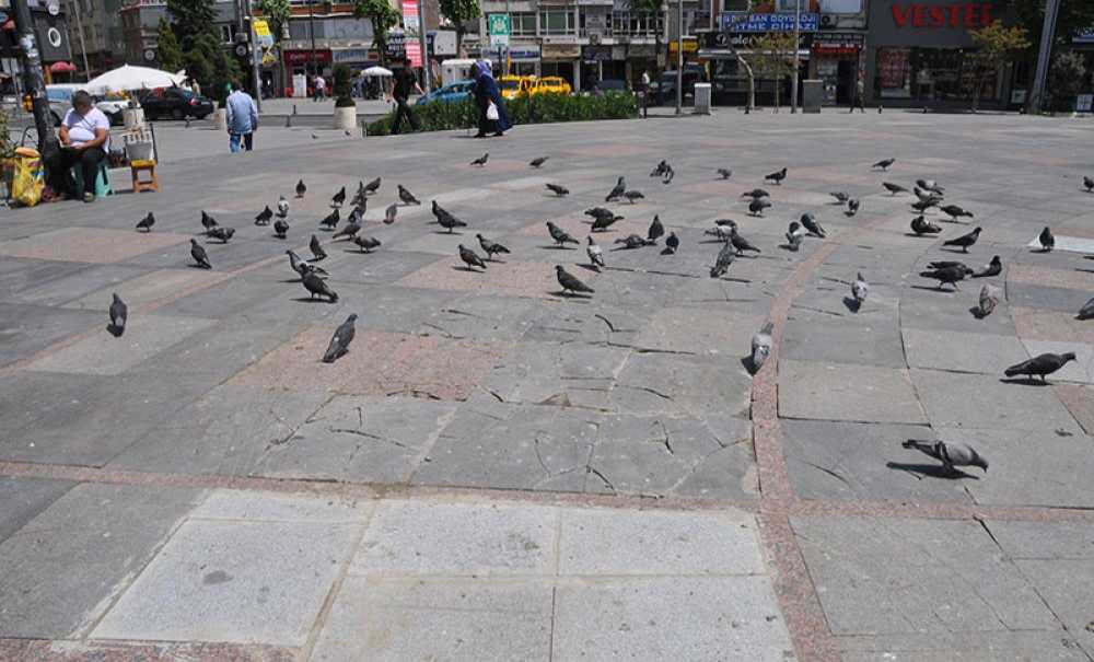 Cumhuriyet Meydanı Kırık Dökük