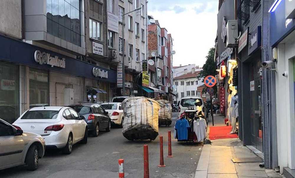 Çekçekçiler Trafiği Alt Üst Ediyor!