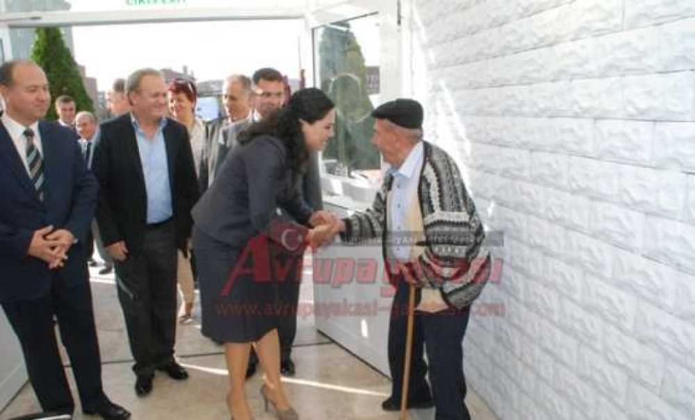 Milletvekili Yüceer`den Çorlu Huzurevi`ne Bayram Ziyareti