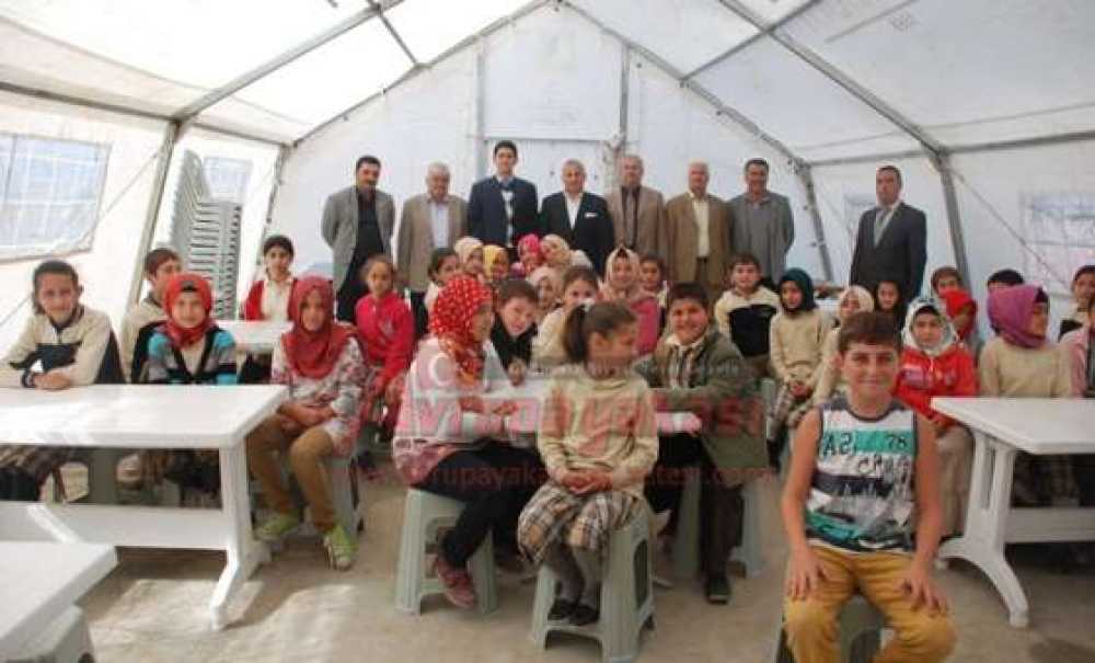 Kızılay'dan İmam Hatip Ortaokulu`na Yemekhane Çadırı