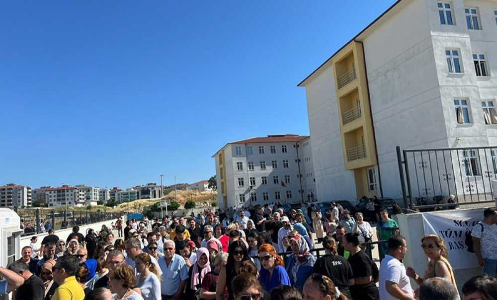 Öğrenciler Ve Aileleri Sınav Heyecanı Yaşadı