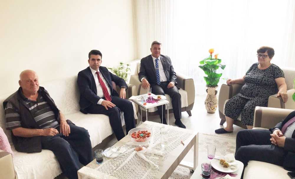 Kaymakam Eren, Şehit Yüzbaşı Kenter'in Ailesini Ziyaret Etti