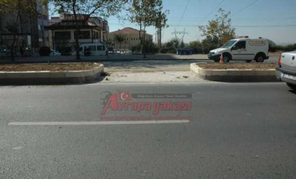 Omurtak Caddesi`nde Yaya Geçitlerinin Yeri Değiştirildi