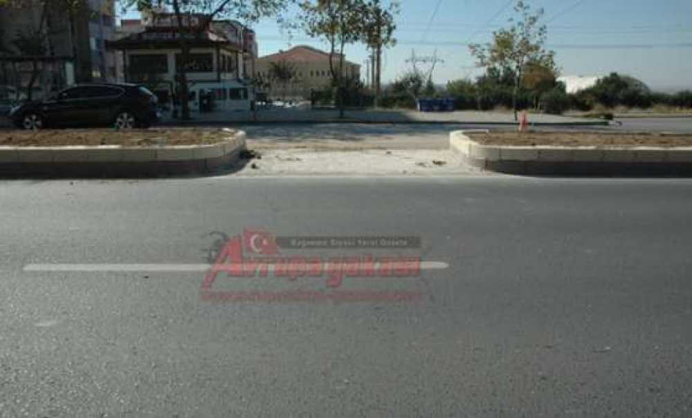 Omurtak Caddesi`nde Yaya Geçitlerinin Yeri Değiştirildi