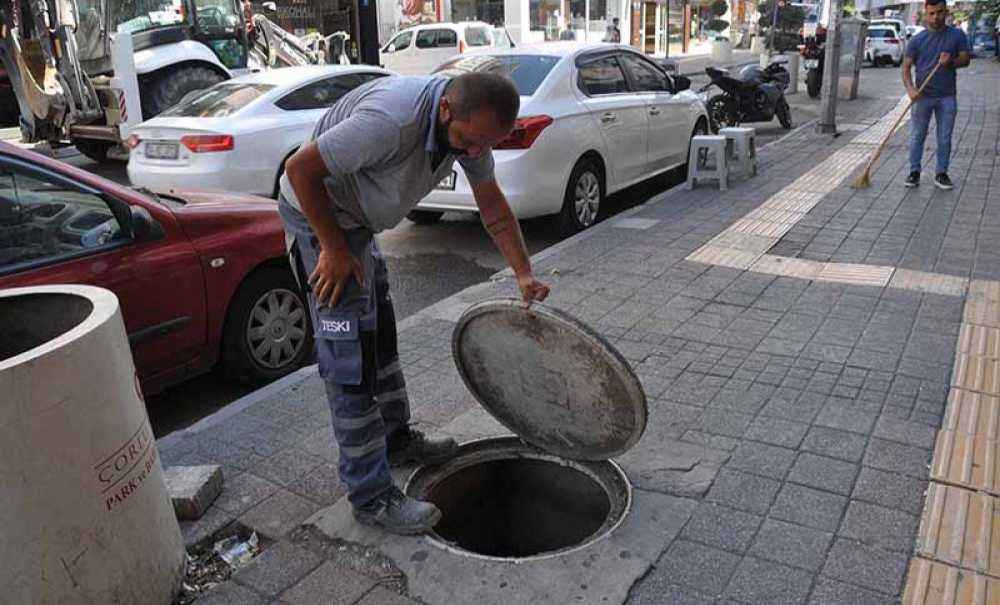 Lavabolara Dökülen Atık Yağlar Rögarları Tıkıyor