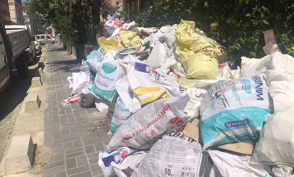 Her Gün 25 Farklı Noktadan Eşya Ve Moloz Toplanıyor