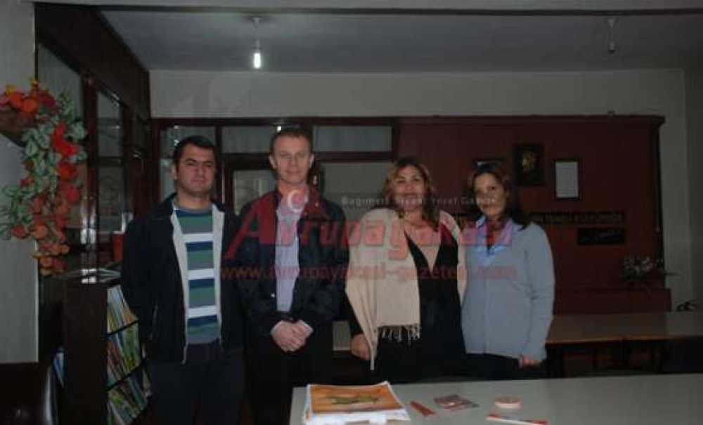 Kütüphaneler İnternete Yeniliyor