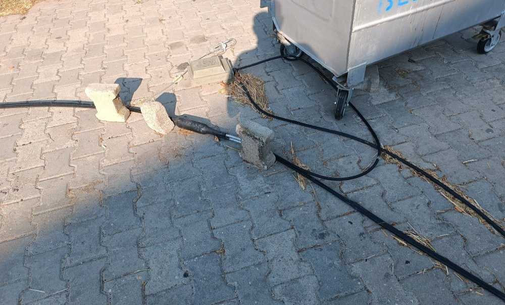 Tehlike Saçan Türk Telekom Kabloları Vatandaşların Tepkisini Çekiyor