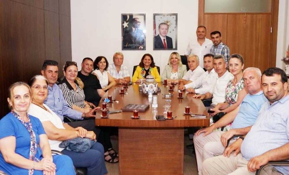 Çorlulu Muhtarlar Başkan Topak'ı Ziyaret Etti