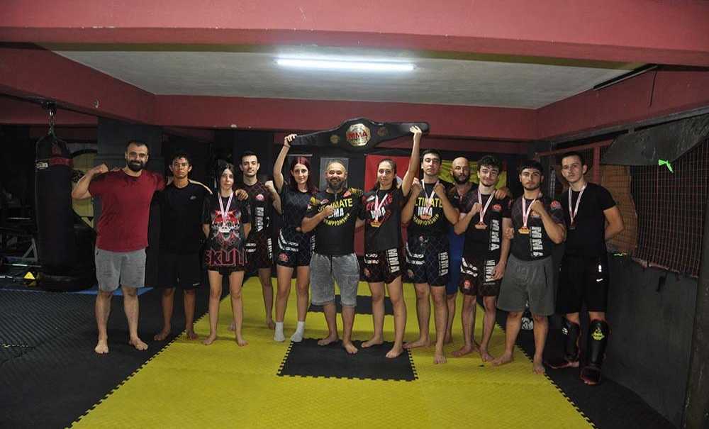 Turnuvada Demir Dojo Altın Kemerin Sahibi Oldu