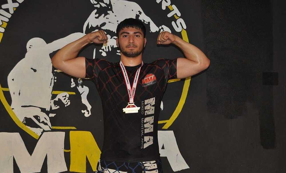 Turnuvada Demir Dojo Altın Kemerin Sahibi Oldu