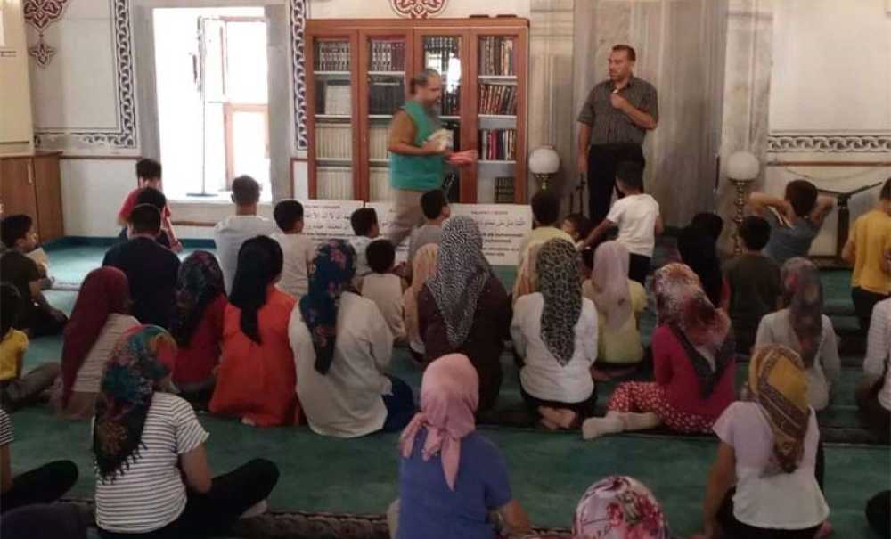 Cansuyu Derneği İkramlarda Bulundu