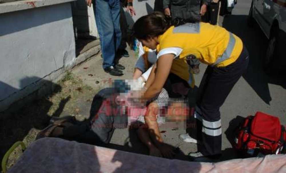 Ailesini Bıçaklayan Kişi Hastaneye Sevk Edildi