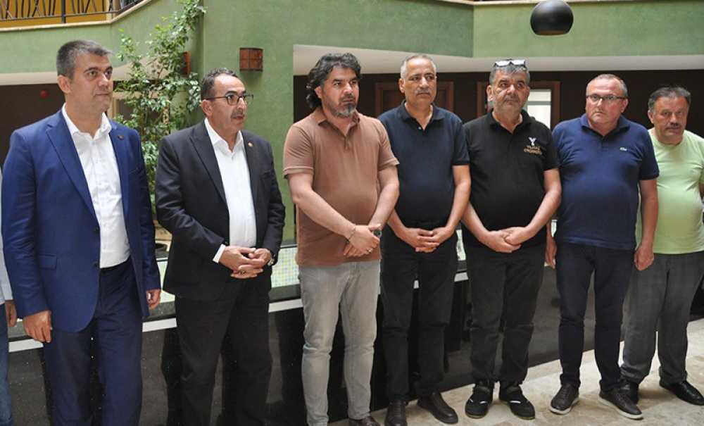 Ak Parti'de Temayül Yoklaması Yapıldı