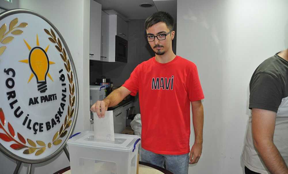 Ak Parti'de Temayül Yoklaması Yapıldı