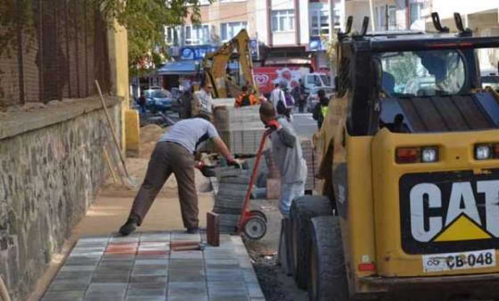 Spor Sokak Kaldırıma Kavuşuyor