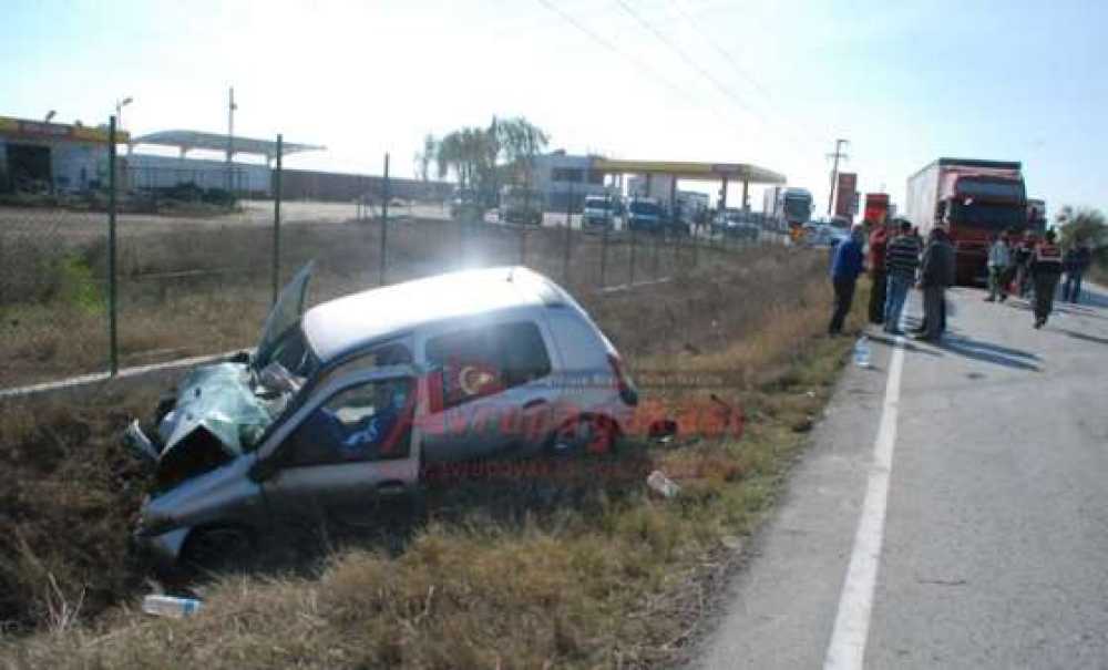 Otomobil Ile Tir Çarpıştı: 1 Ölü 1 Yaralı