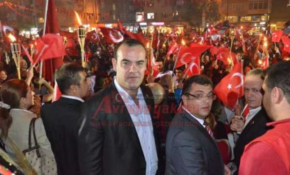 Fener Alayı Geceyi Aydınlattı