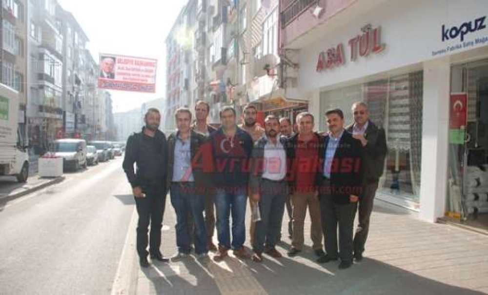 Esnaflardan Başkana Teşekkür Pankartı