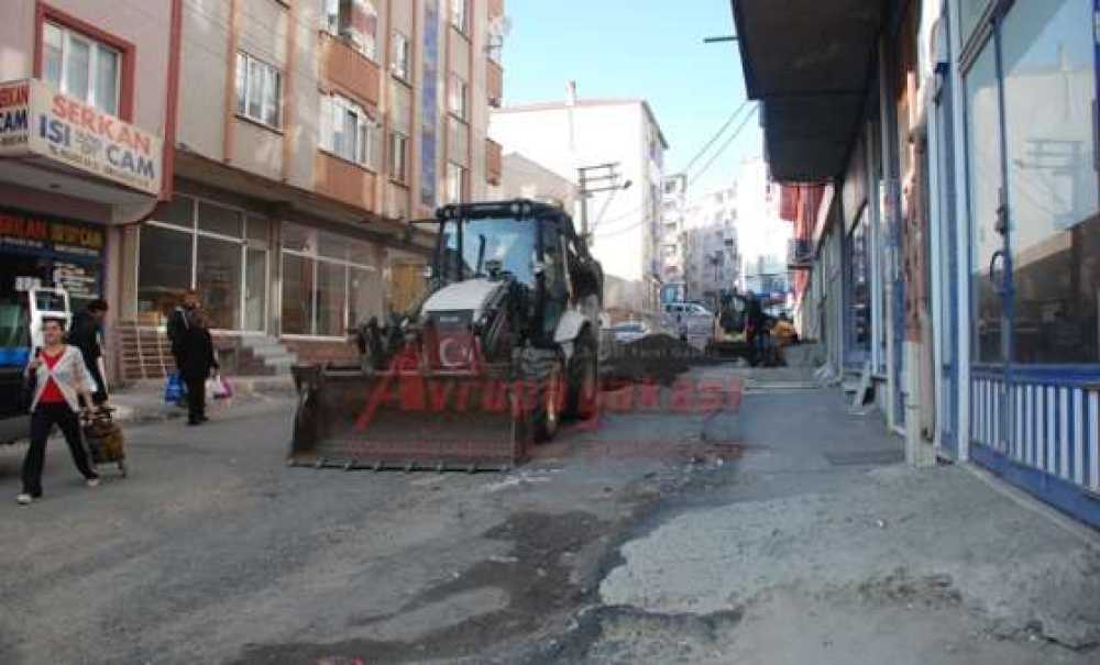 Çorlu Belediyesi`nin Yol Çalışmaları Sürüyor