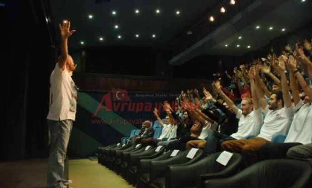 “Bay Ifade” Bir Yandan Ders Verdi Bir Yandan Da Eğlendirdi