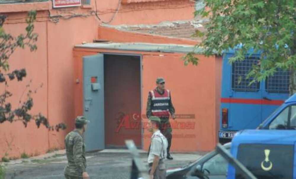 İnfaz Koruma Memurlarına Rüşvet Gözaltısı