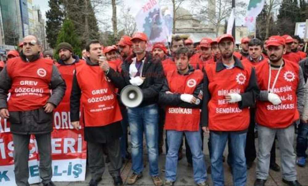 Grevdeki İşçilerden Çorlu'da Oturma Eylemi