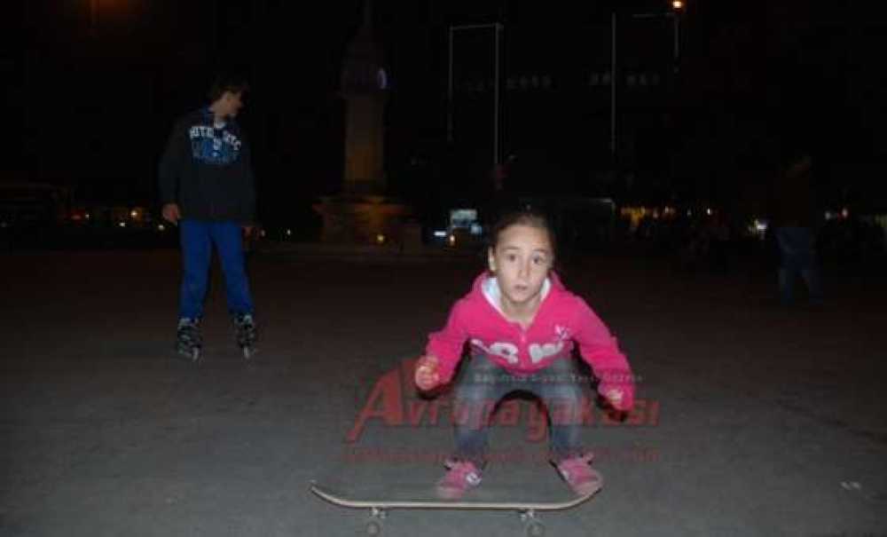 Çorlu'nun Kaykay Grubu Karbon Extreme Belediyeden Kaykay Parkı Istedi