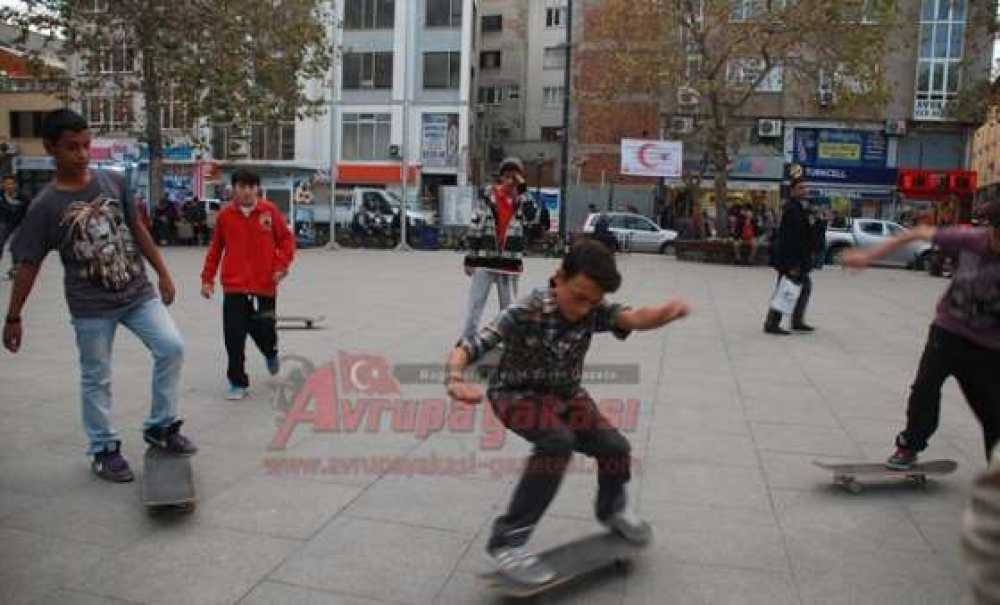 Çorlu'nun Kaykay Grubu Karbon Extreme Belediyeden Kaykay Parkı Istedi