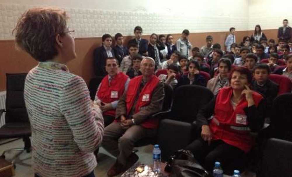 Kaymakam Kızıltoprak`ın Eşi İlke Kızıltoprak`tan Okul Ziyareti