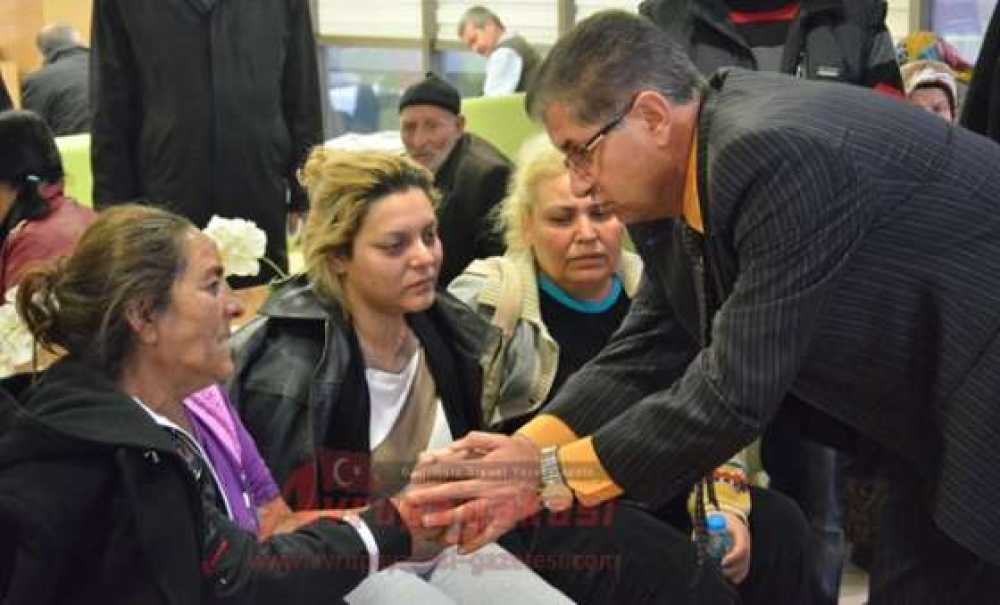 Kaymakam Doğan Küçük Çocuğu Yoğun Bakımda Ziyaret Etti