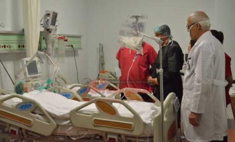 Kaymakam Doğan Küçük Çocuğu Yoğun Bakımda Ziyaret Etti