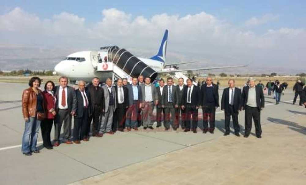 Çorlu Muhtarlar Derneği`nden Çorlu Kaymakamlığı, Anadolujet Ve Denizbank`a Gezi Teşekkürü