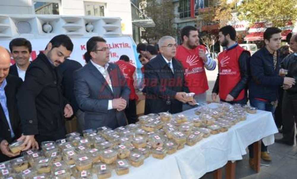 Chp Çorlu'da Aşure Dağıttı