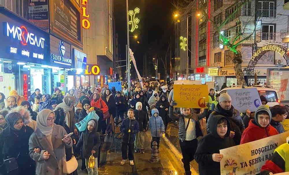 Ramazan Öncesi Fener Alayı Yürüyüşü Düzenlendi