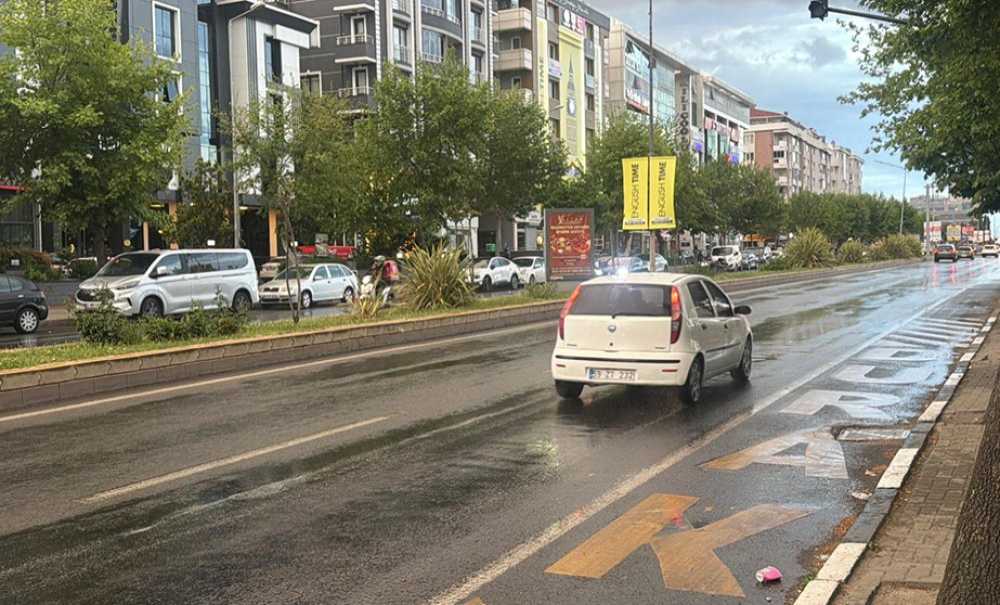 Sağanak Yağiş Hayati Olumsuz Etki̇ledi̇