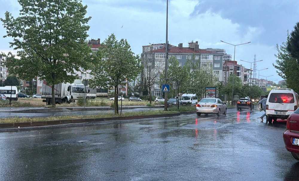Sağanak Yağiş Hayati Olumsuz Etki̇ledi̇
