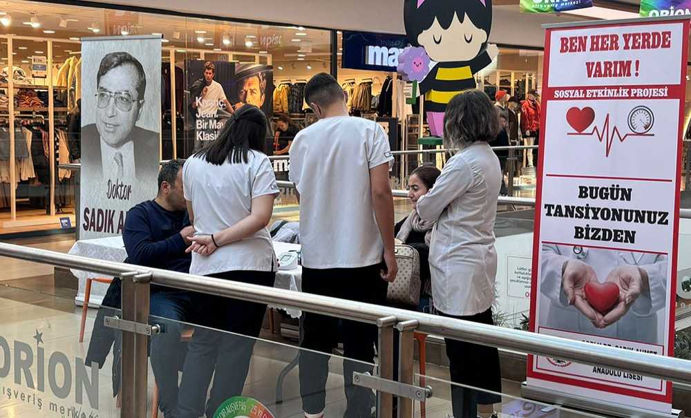 Sağlık Lisesi Öğrencileri Vatandaşların Tansiyonunu Ölçtü