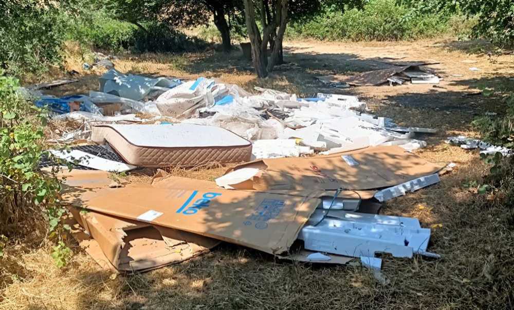 Sahil Ve Piknik Alanlarında Çöp Eksik Olmuyor